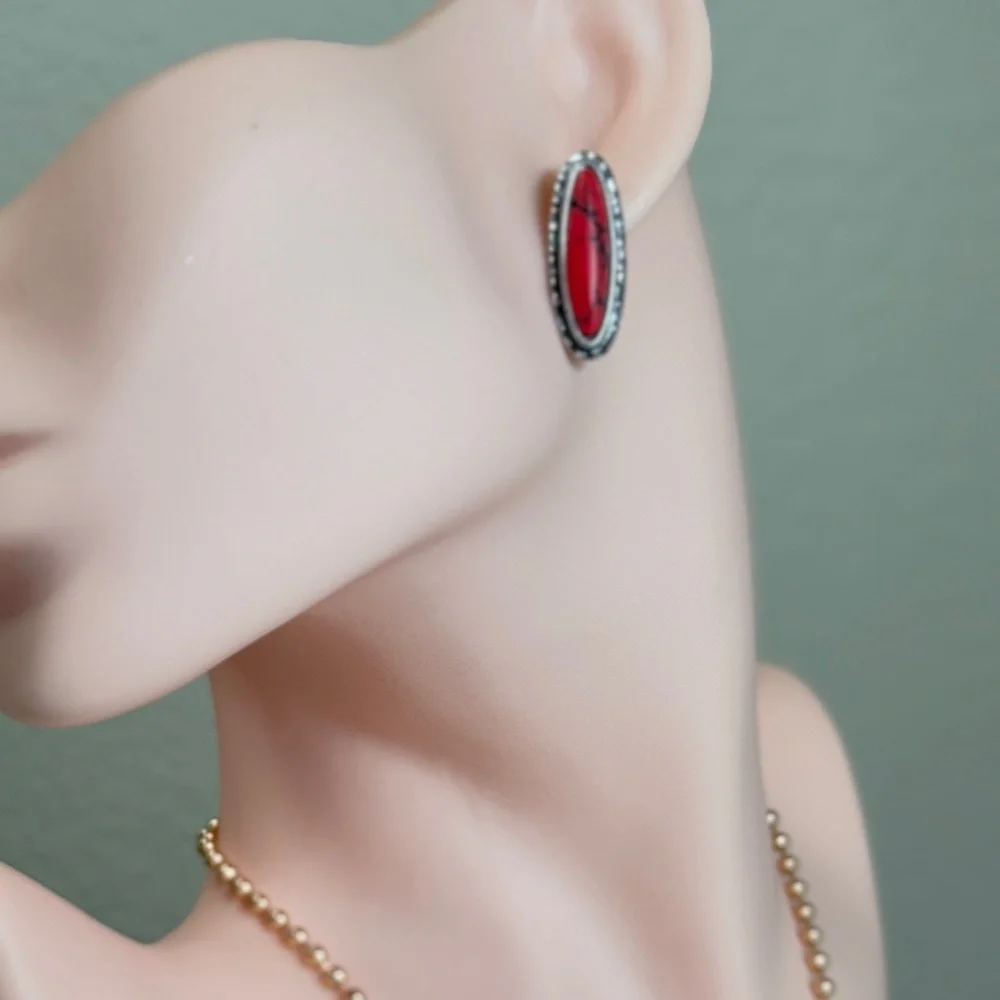 ⚜️ Western Silver and Red Stones Earrings - Picture 5 of 7